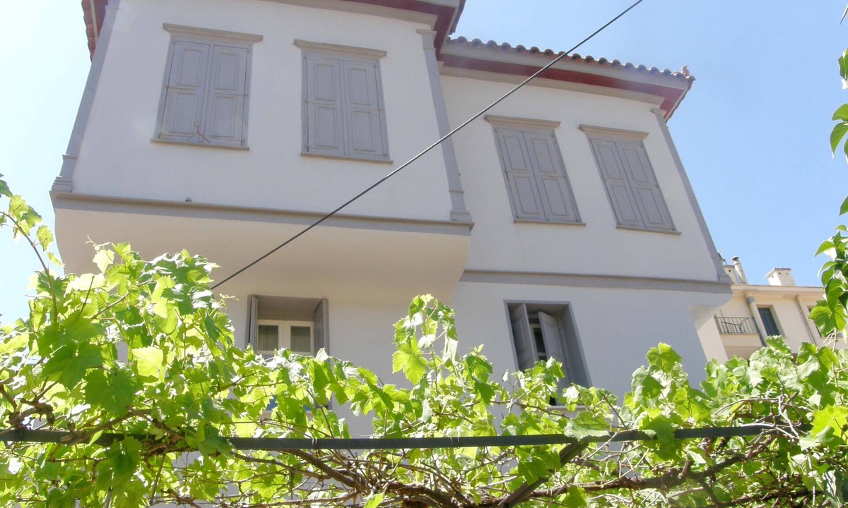 Mytilene House | Παραδοσιακός πύργος, χτισμένος το 1827.