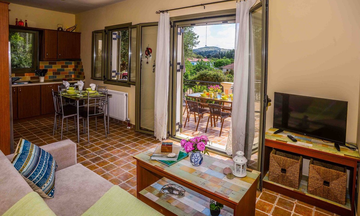 Antipata Apartment | #1-Clean, self catering 2 bedroom apartment with large balcony and free parking