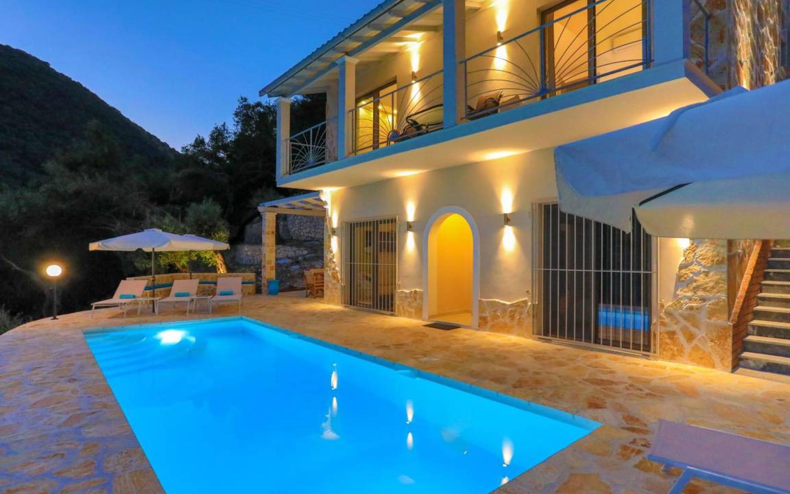 Agni Villa | 180 m² Villa ∙ 4 bedrooms ∙ 9 guests