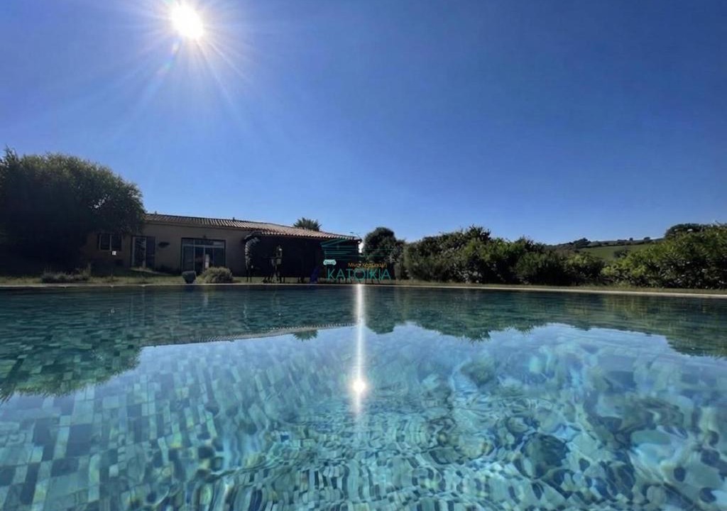Alexandroupoli Villa | 4 bedroom Luxury Villa with Swimming Pool and Lush Gardens Close to City & Beach