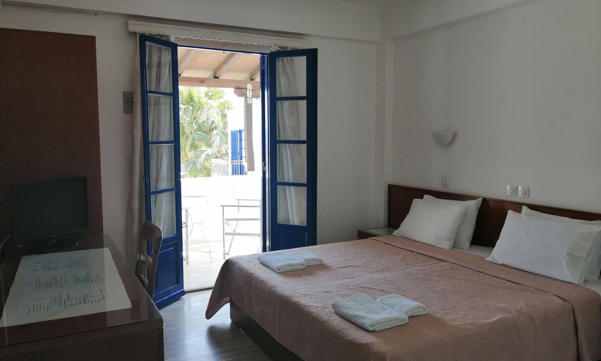 Spetses Bed & Breakfast | 7 Islands