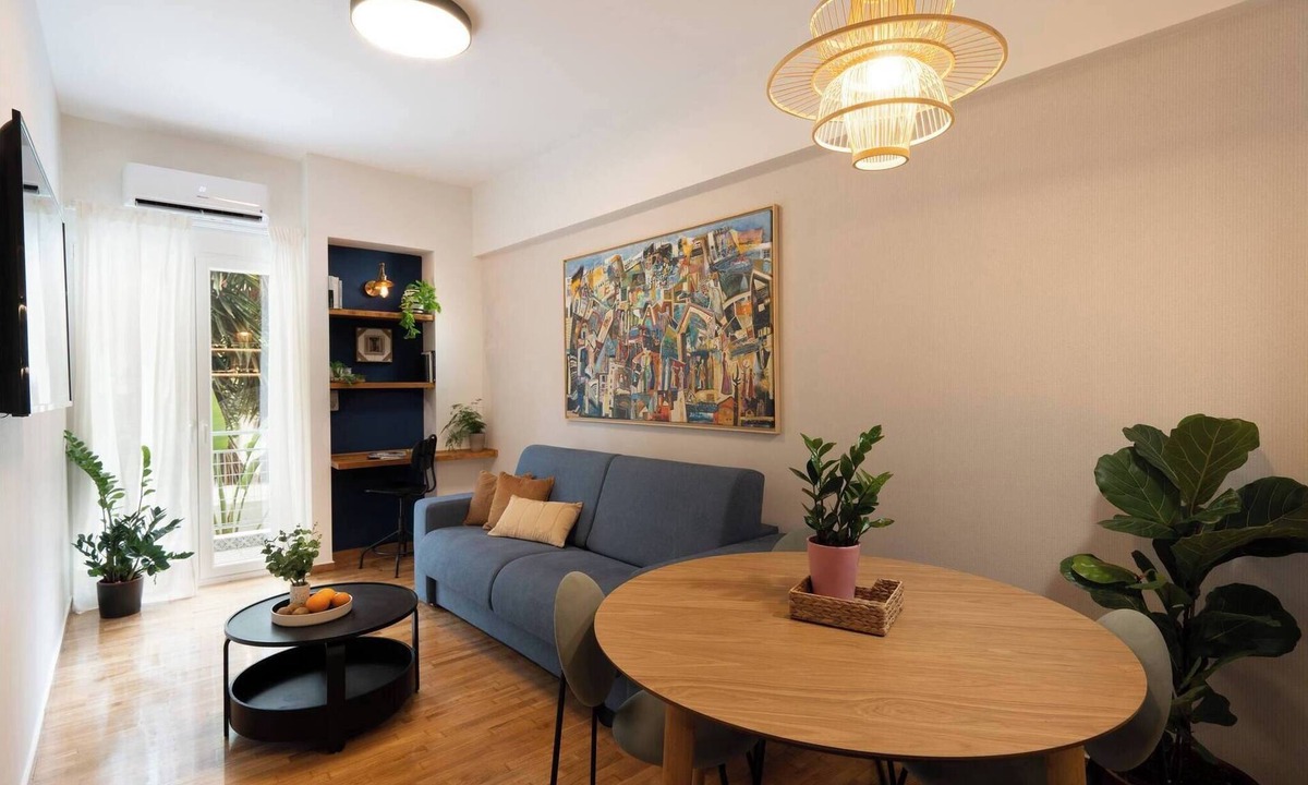 Petralona Apartment | Adela's Apartment | BR & LR Next to Metro