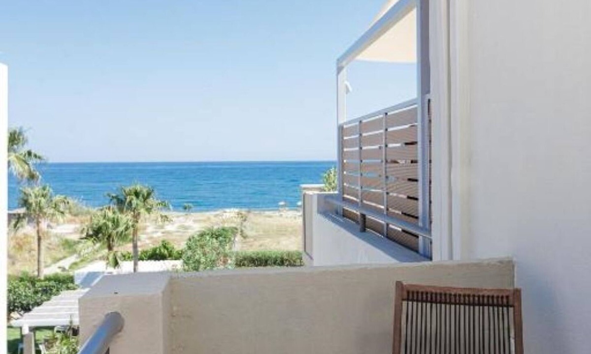 Adelianos Kampos Hotel | Adele Riva : Suite with King-Size Bed and Ocean View