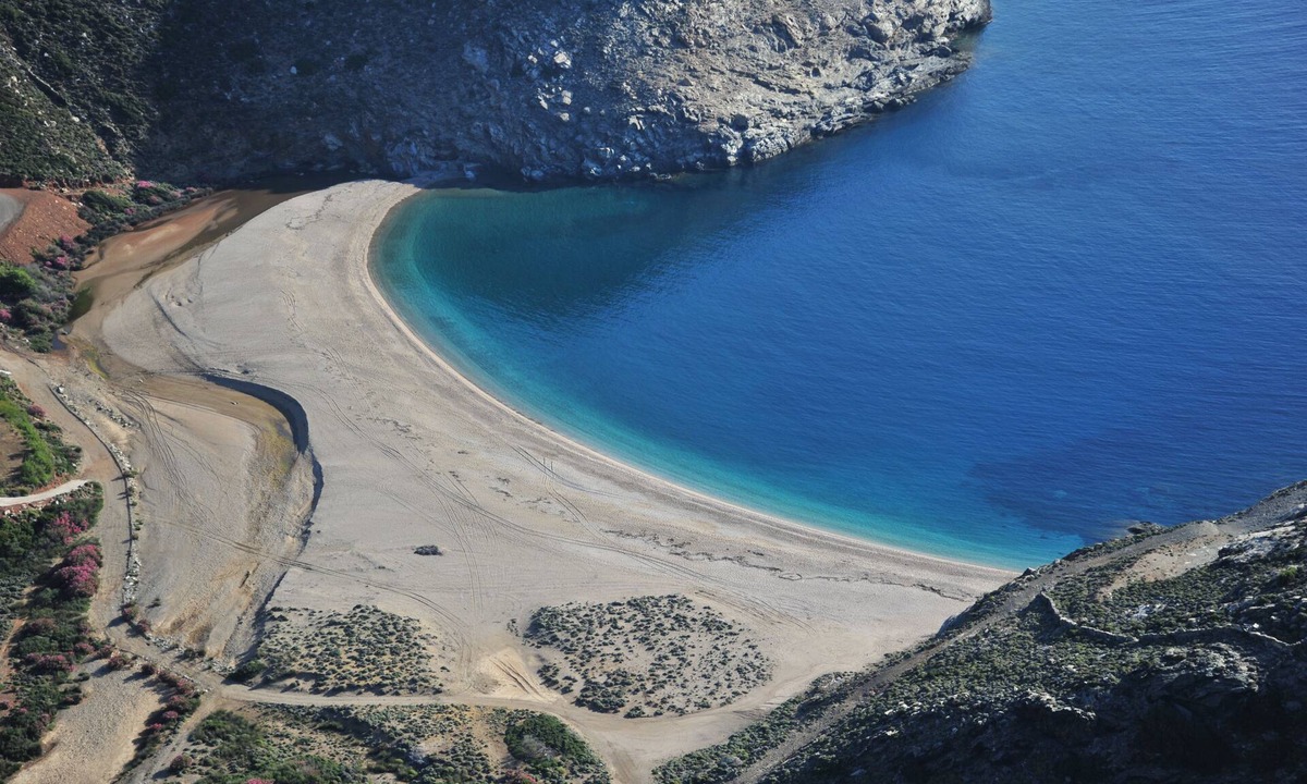 Andros Villa | Aegean Villa with view of the Aegean Sea