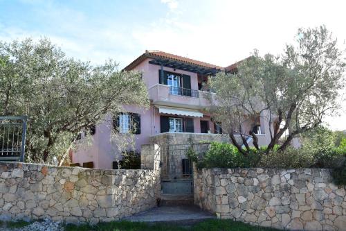 Ayioi Asomatoi House | Aegina3views