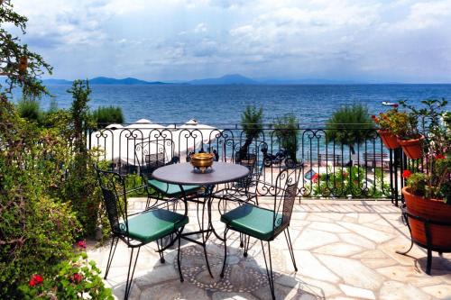 Afissos Apartment | Afissos Seaside Cottage