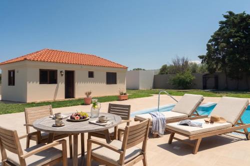 Tingaki House | Agios Ioannis Cozy Houses With Private Pool