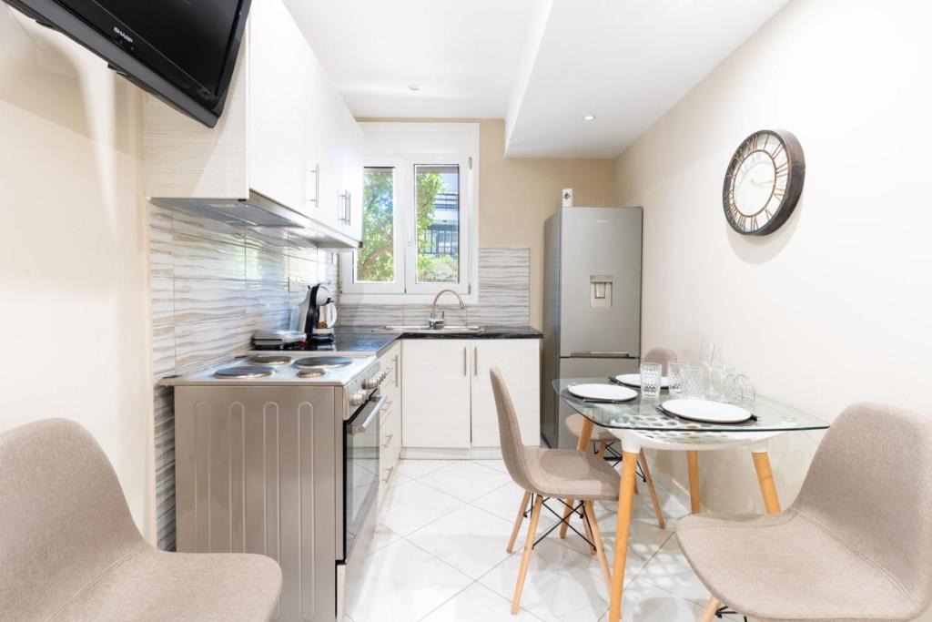 Alimos Apartment | AIOLOS LUXURY alimos kalamaki market apartment 3 near the beach