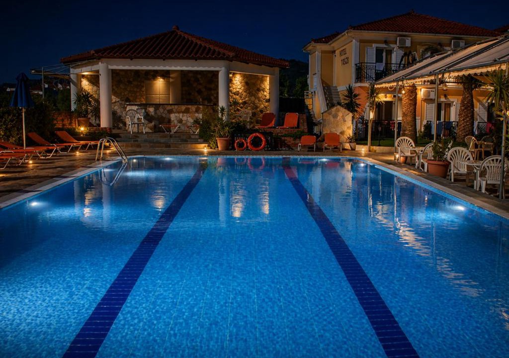 Kalamaki Apartment | Andreas Premium Apartments - Public Pool near the sea By Villa Mana Gers