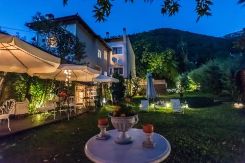 Megalo Chorio House | Anerada Inn Suites Pool & Spa - Pet Friendly