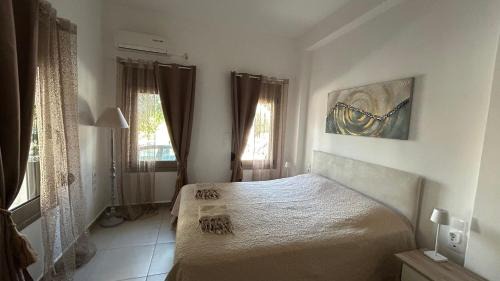 Mirtos Apartment | Anesis with yard