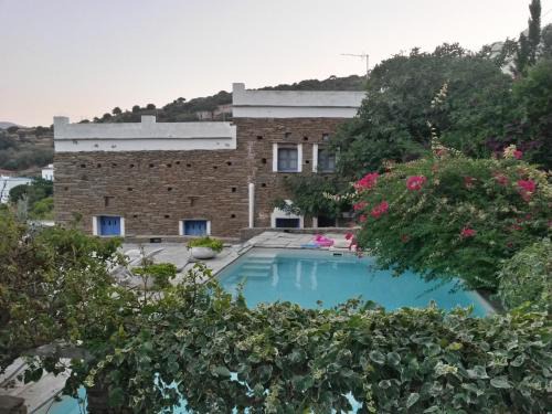 Ormos Isternion Villa | Anezas Mansion stone-built traditional villa