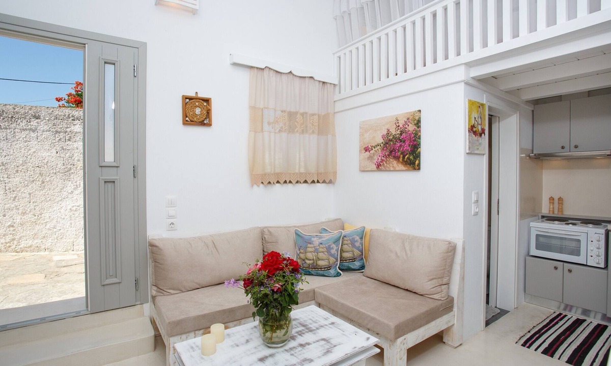 Piso Livadi House | Anna's apartment at Marmara of Paros