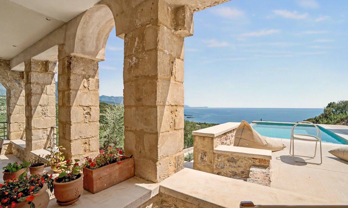 Kardamyli Apartment | Apartment 'Aliki' with Sea and Taygetos Mountain View