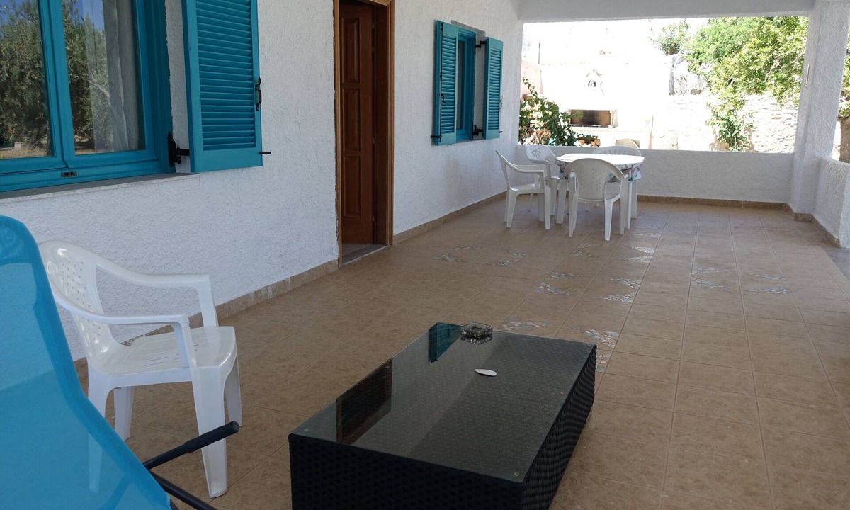 Troizinia Apartment | Apartment in a vacation complex located right on the beach, with a large covered terrace