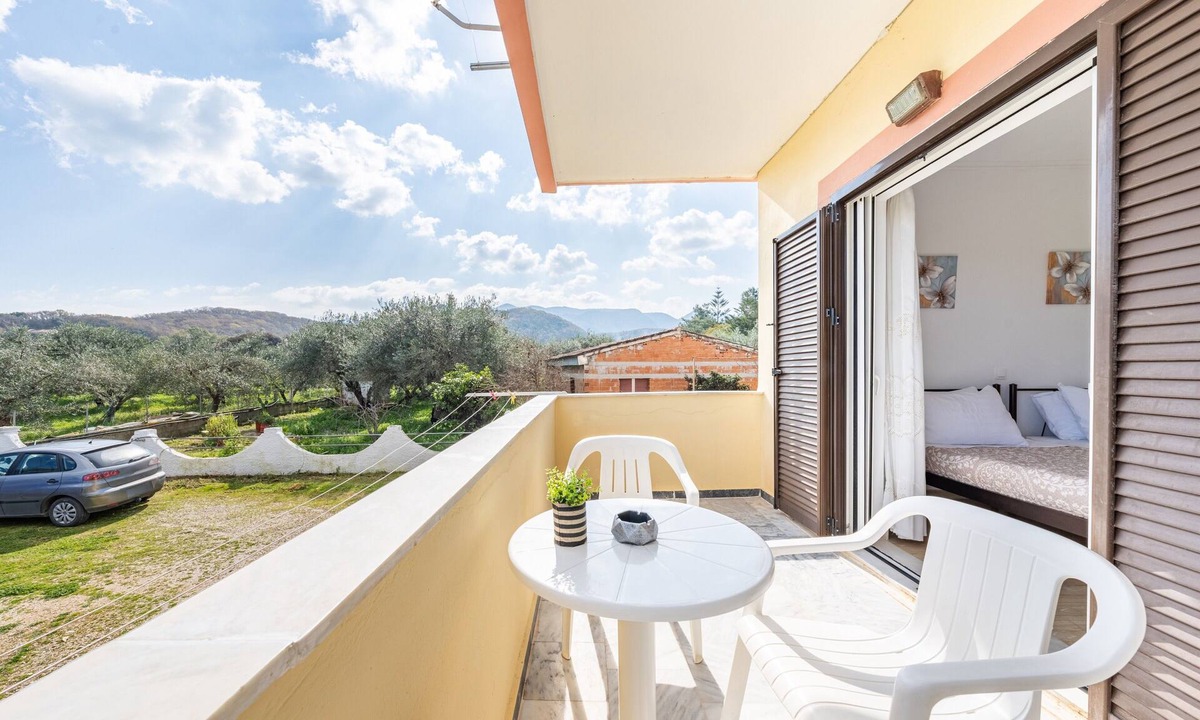 Almiros Beach Apartment | Apartment 'Lotus 3' with Sea View, Wi-Fi and Air Conditioning