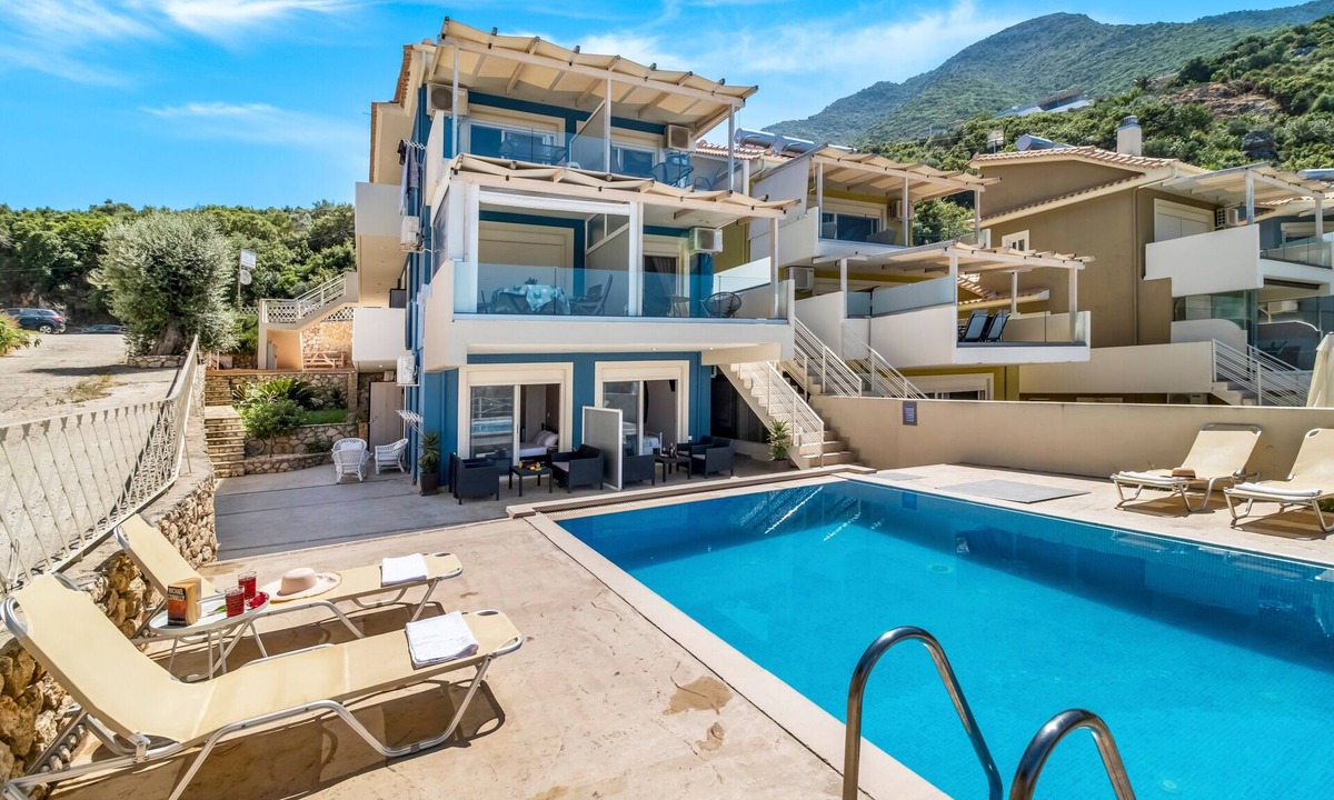 Nikiana Apartment | Apartment 'Oceanida Aelia Room 2' with Shared Pool and Wi-Fi