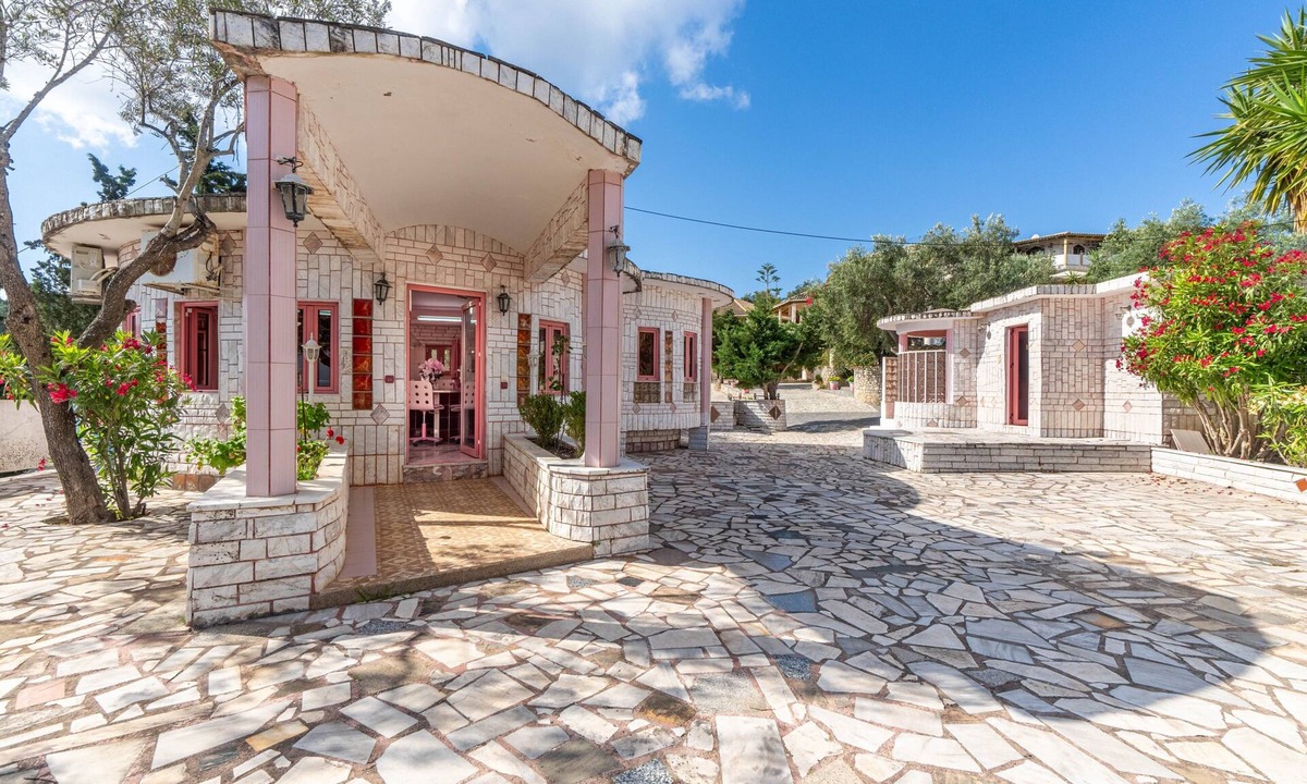 Gaios Apartment | Apartment 'Paco's Resort Barbie House' with Sea View, Wi-Fi and Air Conditioning