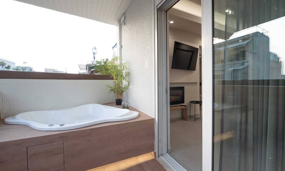 Monastiraki Apartment | Apt with Bathtub-Acropolis view!, Apartment