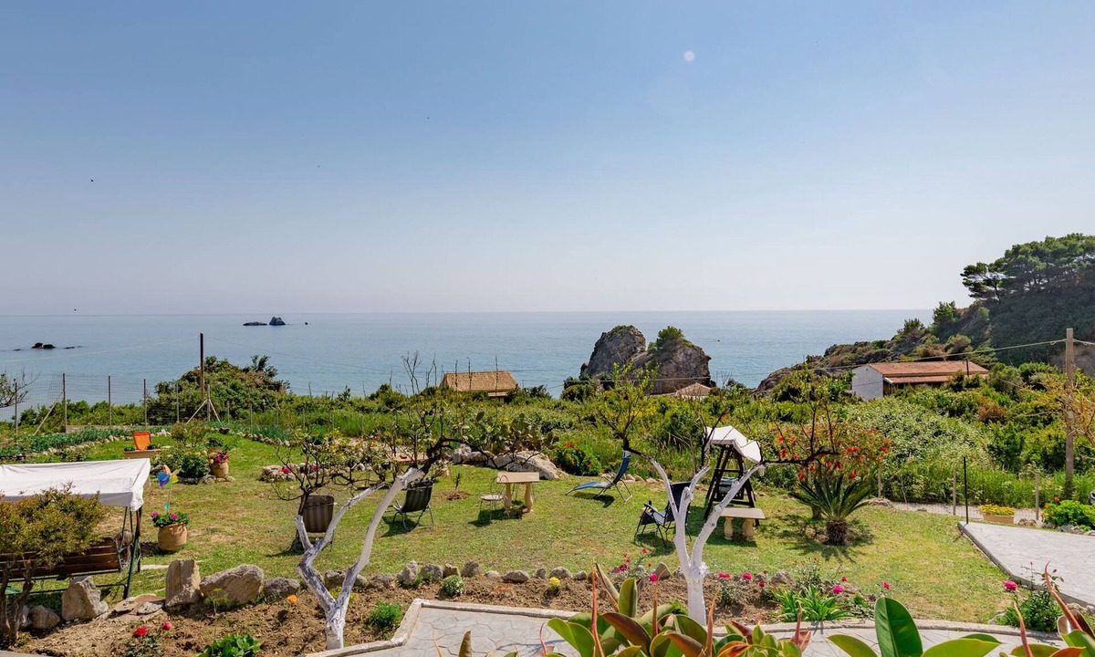 Sinarades Apartment | Arc-en-ciel B Apartment, Pelekas Beach, 40 meters from the sea