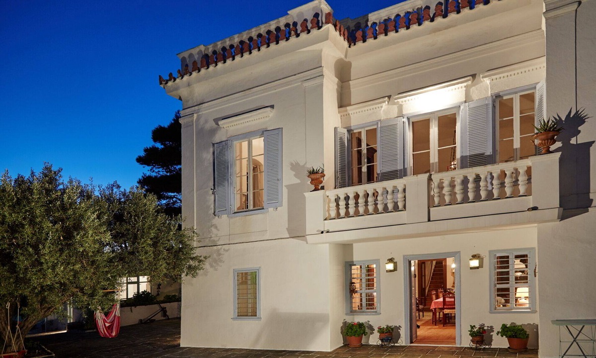 Artemonas House | Artemonas: 19TH-CENTURY MANSION ON THE HILL OF ARTEMONAS