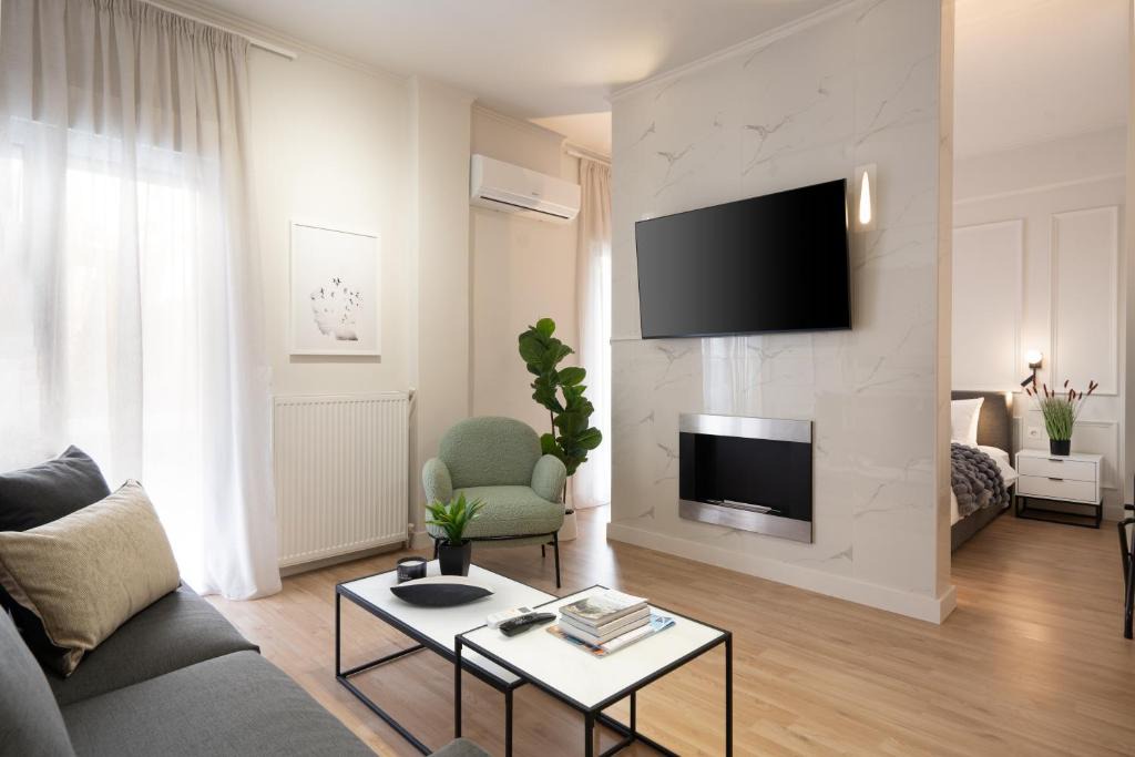 Filopappou Apartment | Artsy Loft in the heart of Koukaki