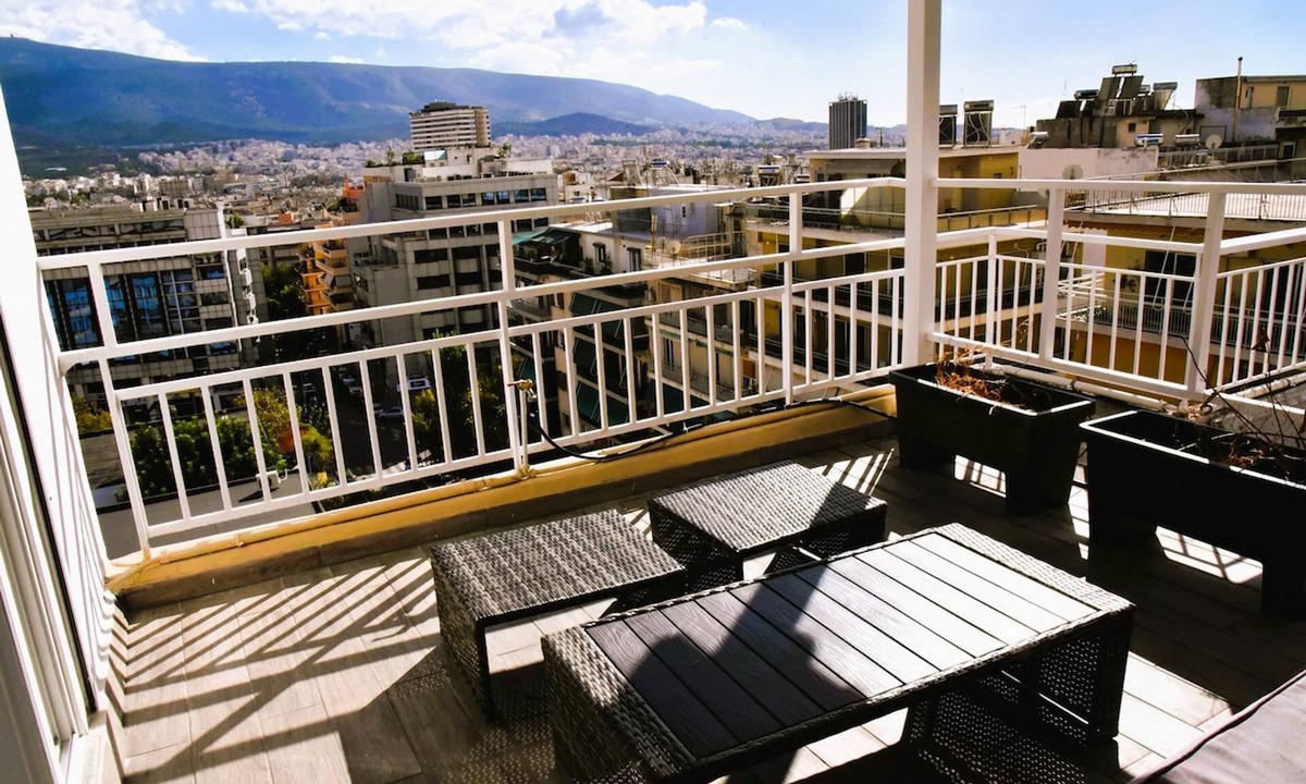 Ampelokipoi House | Athens Tiny rooftop by Super Host Hub