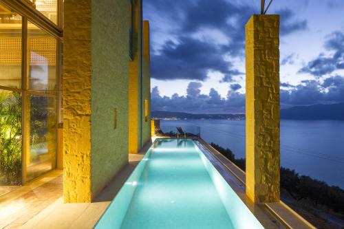 Kolymbari Villa | Athina Epavlis - Ethereal Charm of Blue Horizons