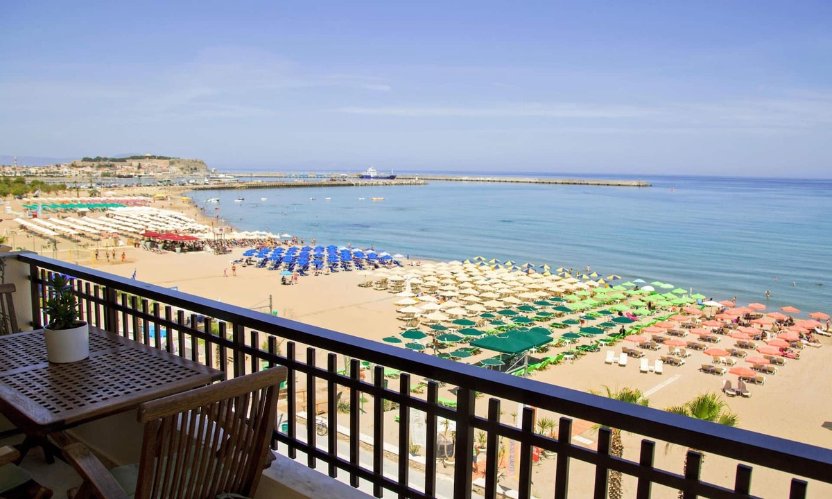 Rethymno Apartment | Beachfront apartment