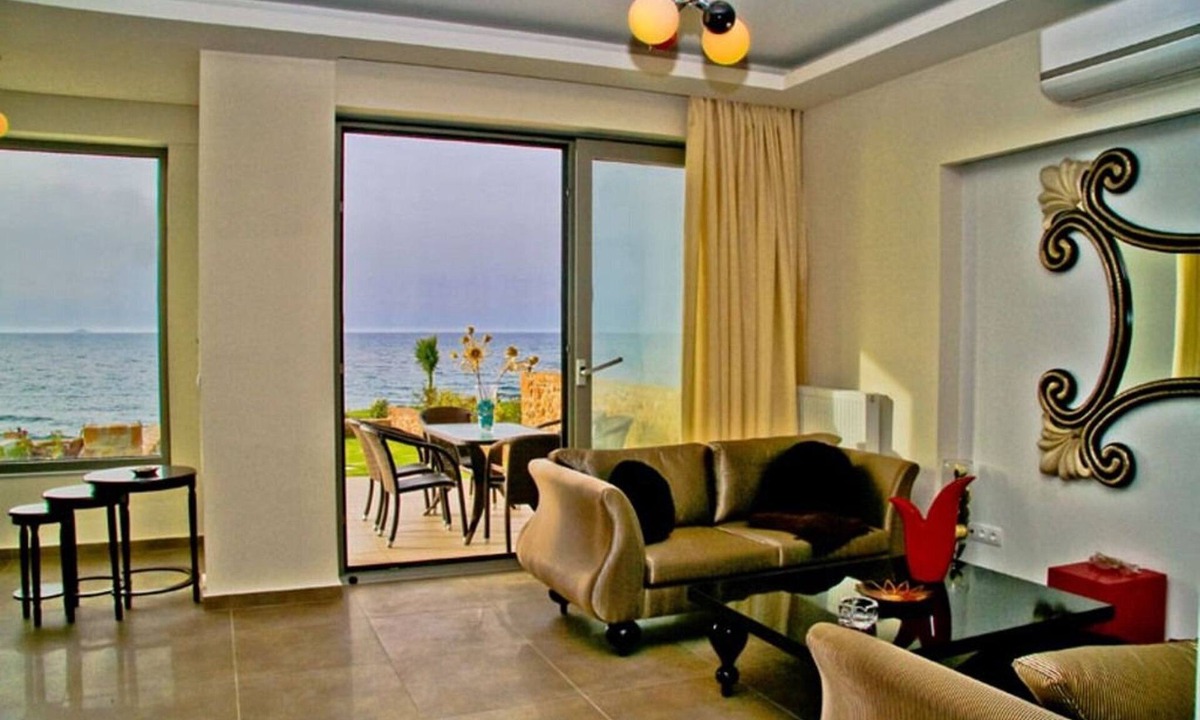Kato Gouves Villa | Beachfront Crete Villa | Villa Peri | 4 Bedroom | 30 Metres To The Beach