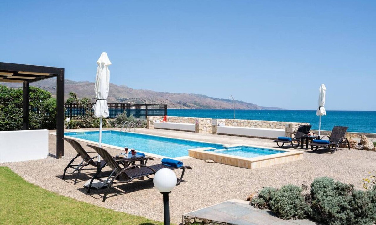 Rapaniana Villa | Beachfront villa w/private pool, ping pong and BBQ