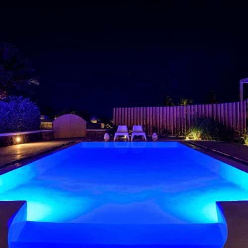 Exo Gialos Villa | Beautiful Santorini Villa 3 Bedrooms Villa Phos Private Pool & Seaviews