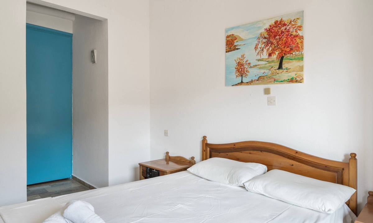 Kalymnos Apartment | Bed and Breakfast 'Room No 14' with Sea View, Wi-Fi and Air Conditioning