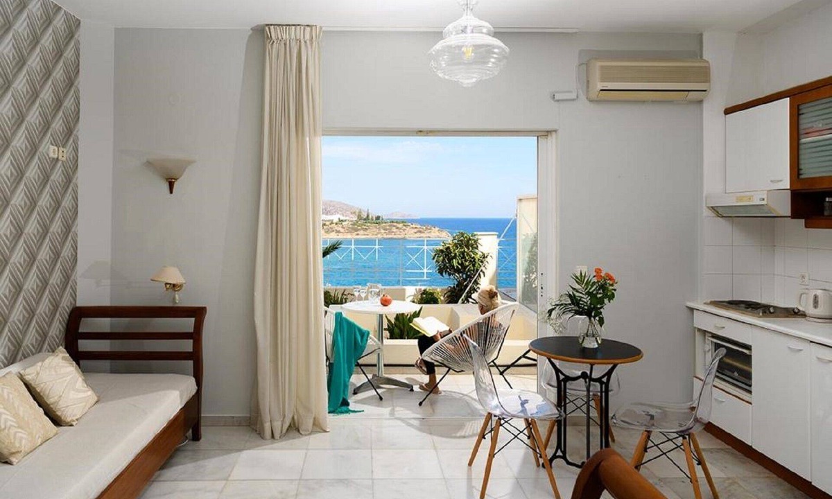 Agios Nikolaos Town House | Bellevue Suites Apartment 3 with Sea View