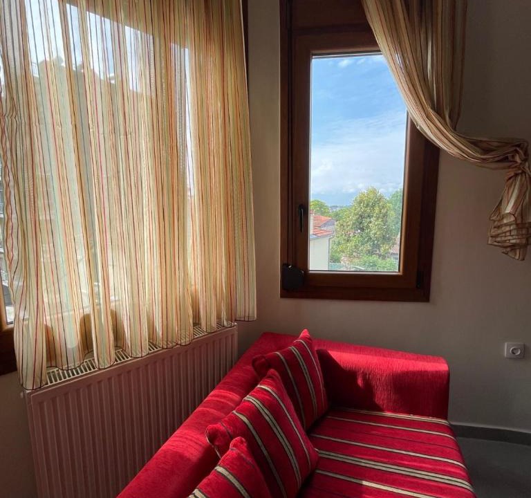 Drama Apartment | Belvedere 1