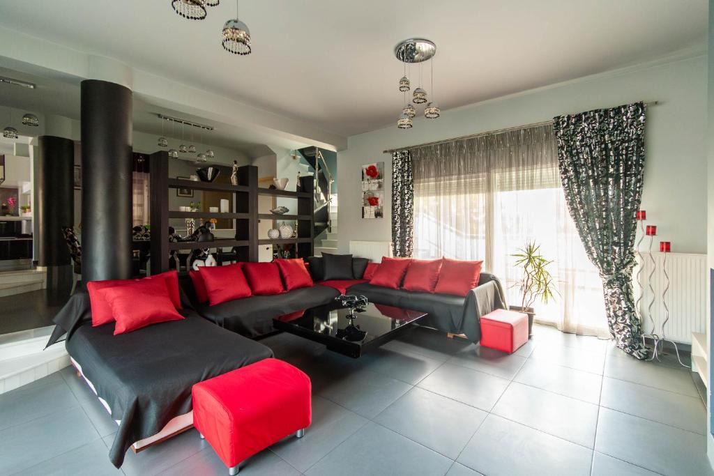 Alexandroupoli Villa | BLACK & WHITE CITY VILLA