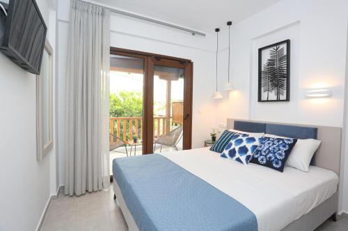Pefkochori Apartment | Blue Wave