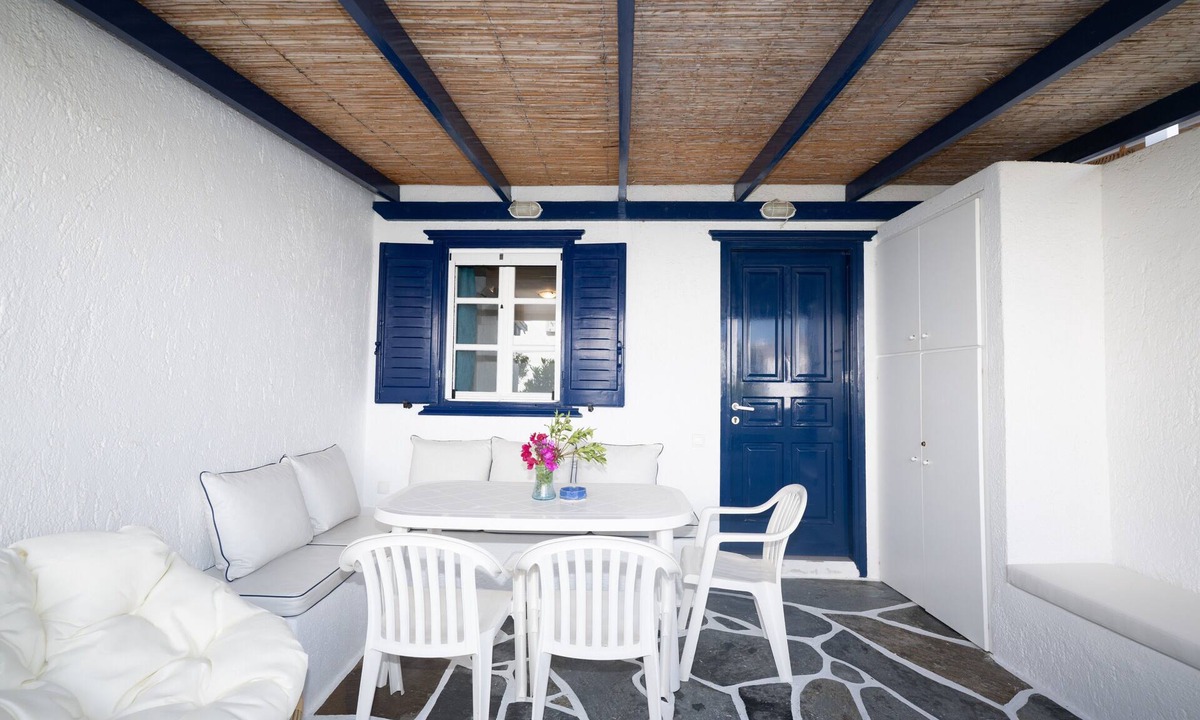 Agios Ioannis House | Bungalow 'Estia House' with Shared Pool, Wi-Fi and Air Conditioning