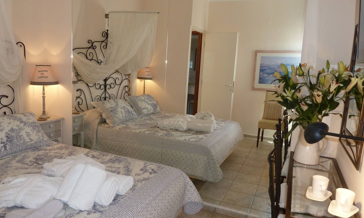 Atsipopoulo Apartment | Calergi 4-1BDR/1LVR Inspiring Ap/t for 30-90 day Digital Nomads Authentic Living