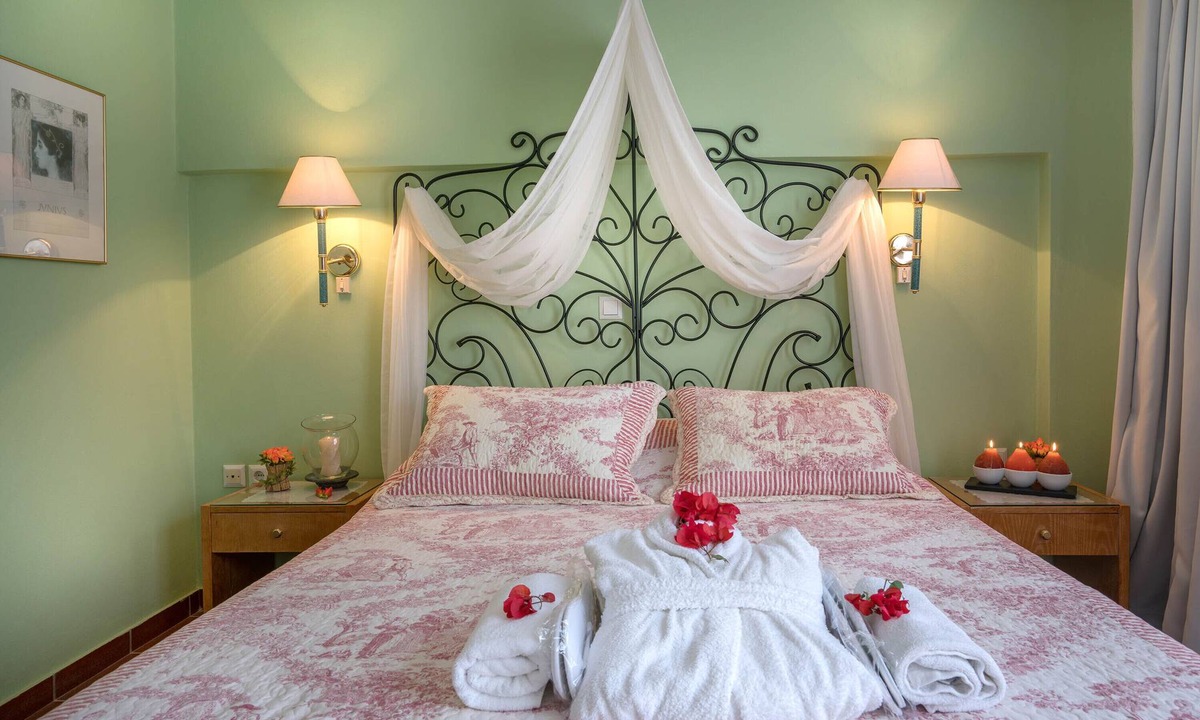 Atsipopoulo Apartment | Calergi 9 - Boutique Resort 1BDR/1LVR Apt: Pool/Rooftop/SeaView/Sunset/Rethymno