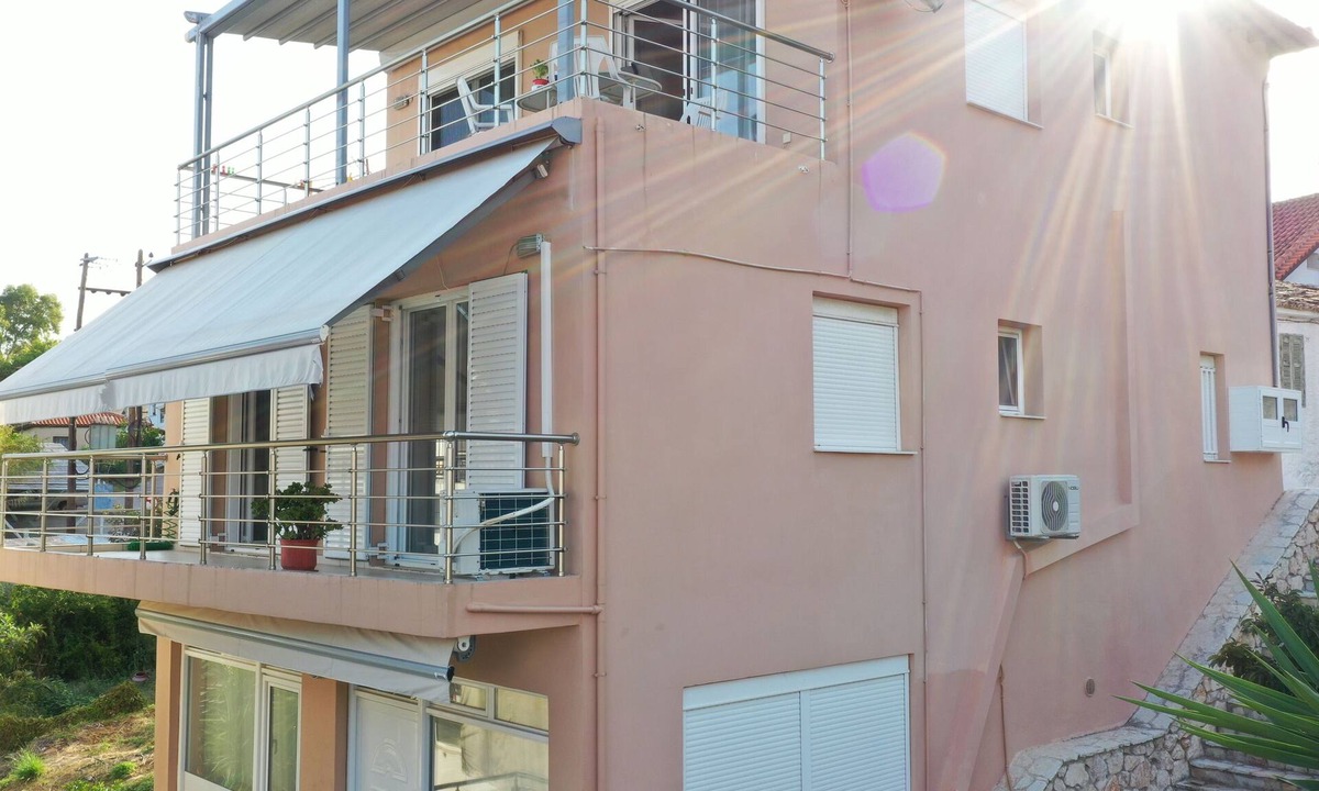 Evrostina House | Christina Apartment, a beautiful 70 m² apartment with a balcony, located 50 m from the beach