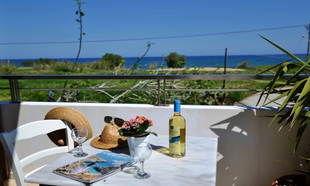 Rethymno House | Coastal 3-Bedroom Home with Private Pool & BBQ l 150m from the sea!
