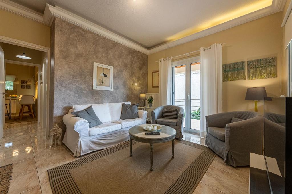 Markopoulo Mesogaias House | cosy house near the airport and the beach