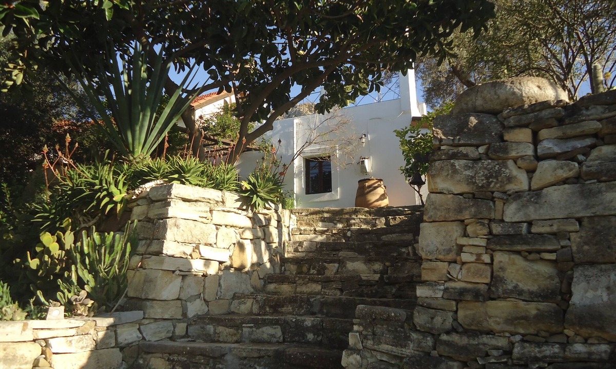 Mires House | Country house Jasemi surrounded by a beautiful garden and view of the sea