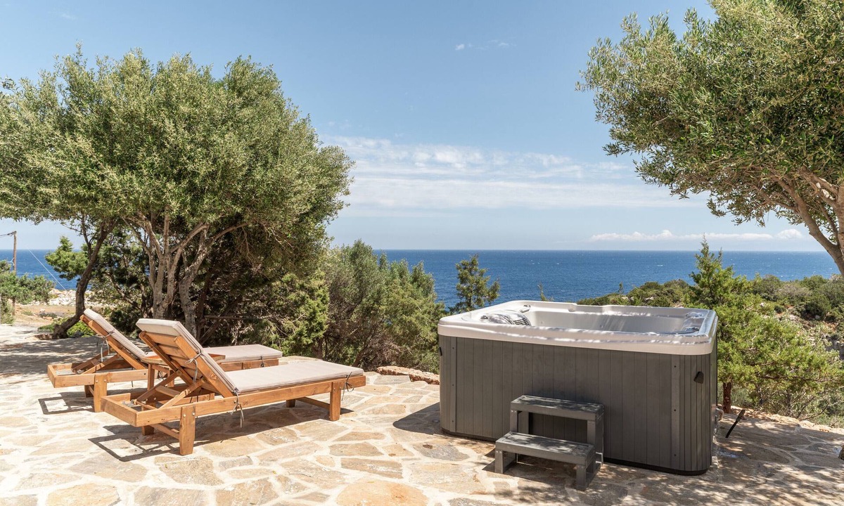Naxos Villa | Country House 'Villa Rouvis' with Sea View, Outdoor Hot Tub, Wi-Fi and Air Conditioning