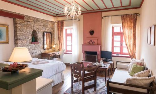 Ano Pedina House | Cozy double room with fireplace