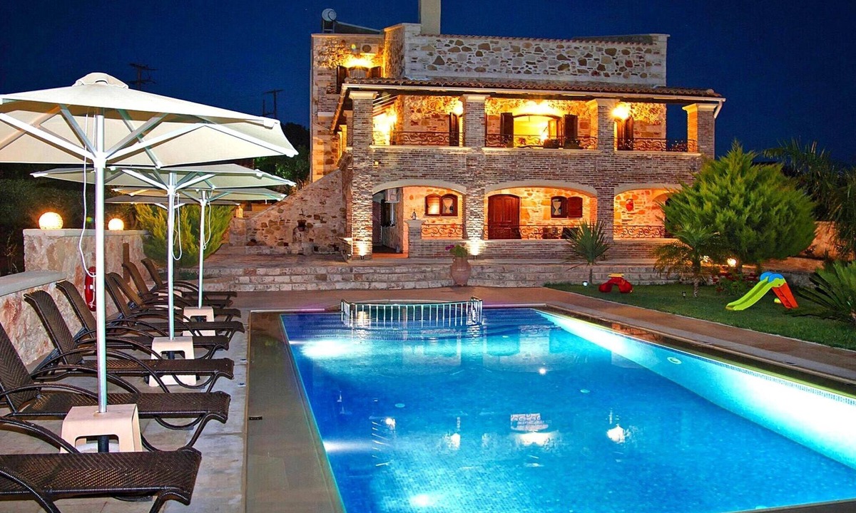 Kontomari Villa | Cretan Villa Near Beach for 10