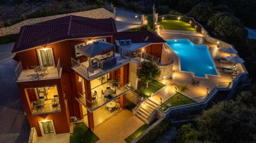 Skala Hotel | Crystal Palace - Luce