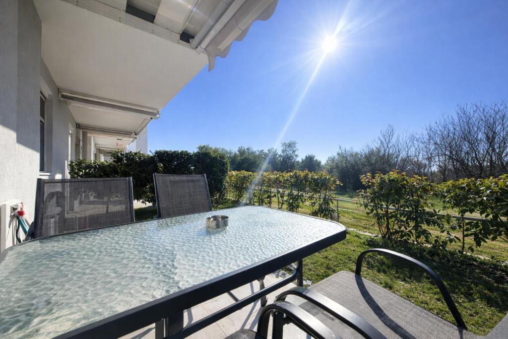 Paralia Ofryniou Apartment | Danai & Palm Stay Complex by Horizon Homes
