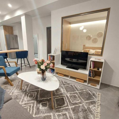 Katerini Apartment | DELTA-Central Elegant Apartment by Optimum Link